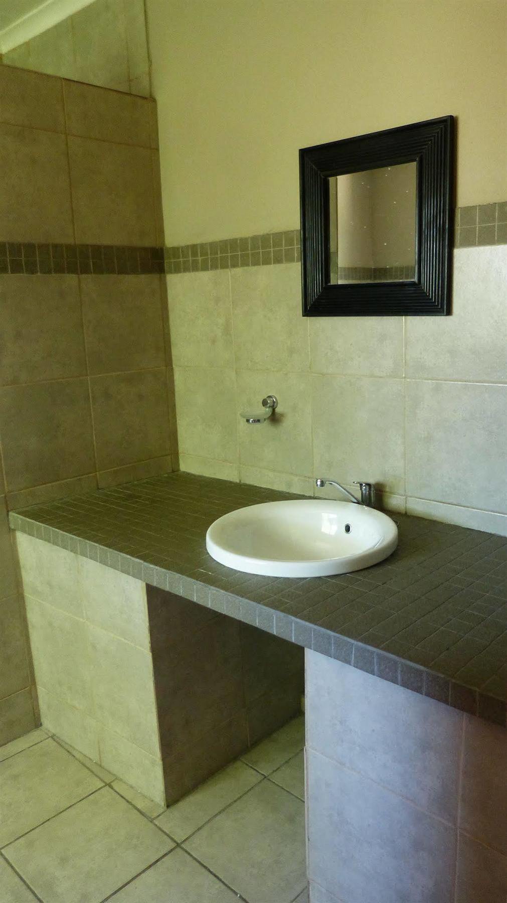 African Sands Guesthouse Load Shedding Free Bloemfontein Esterno foto