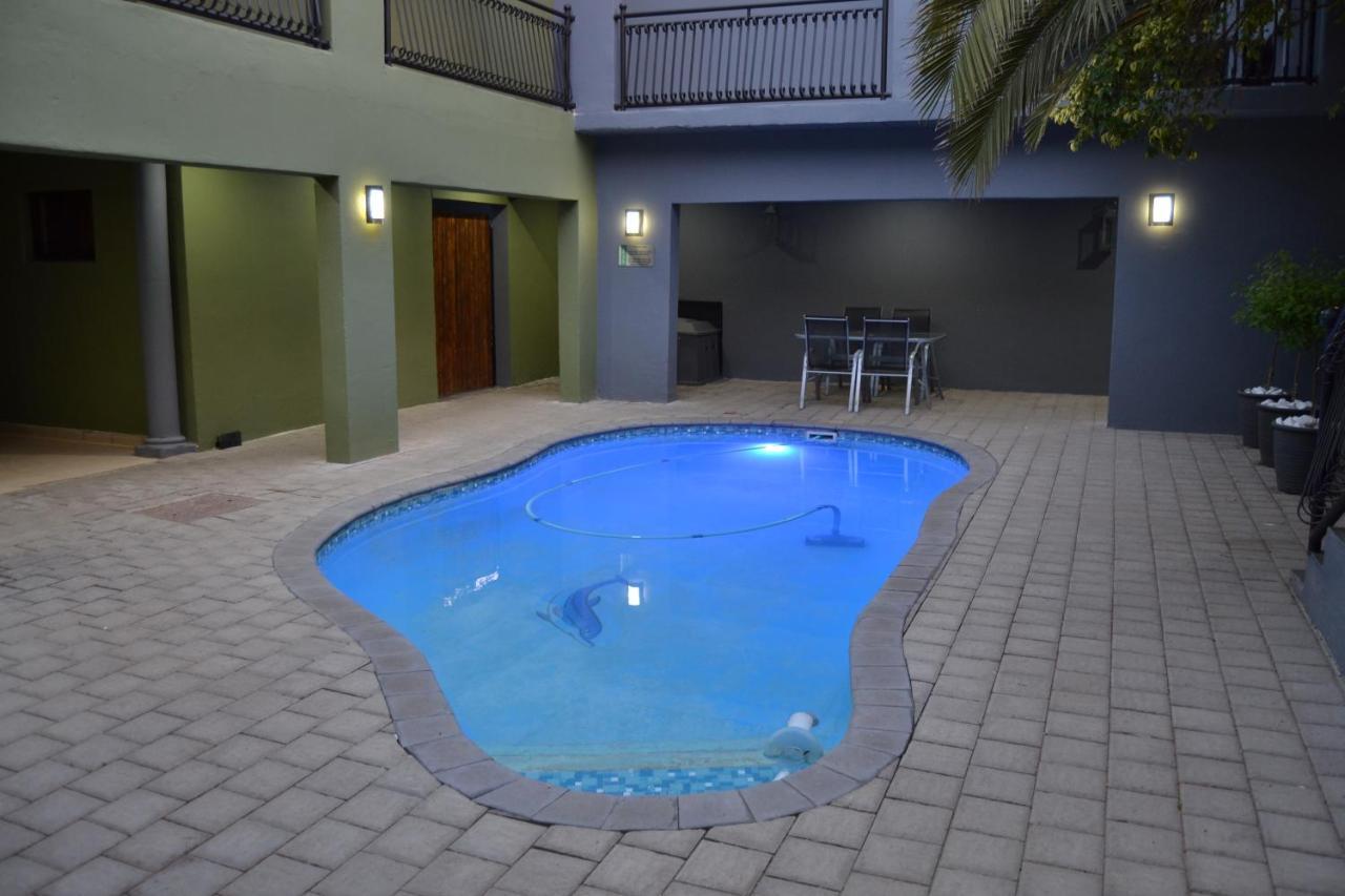 African Sands Guesthouse Load Shedding Free Bloemfontein Esterno foto
