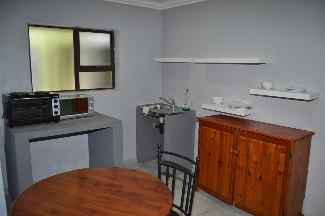 African Sands Guesthouse Load Shedding Free Bloemfontein Esterno foto