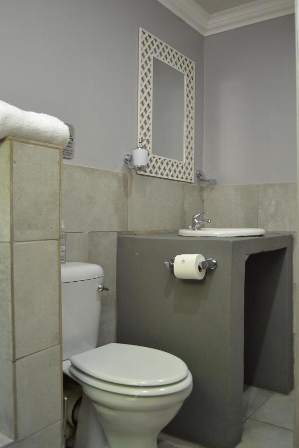 African Sands Guesthouse Load Shedding Free Bloemfontein Esterno foto